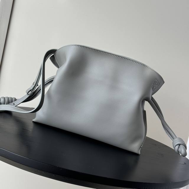 Top counter rat hot item Loewe new version nappa leather Flamenco lucky bag shou