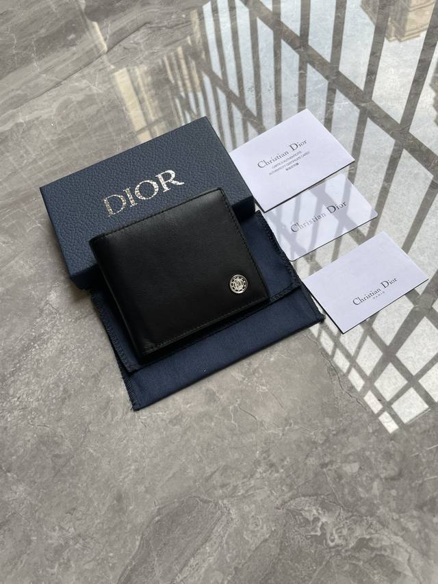 Dior Men's short wallet, made of black smooth cowhide, decorated with metal-coat
