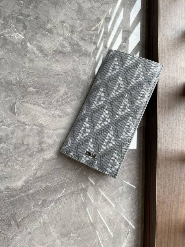 Dior Men's suit clip, gray Cd Diamond pattern canvas is carefully crafted to enh