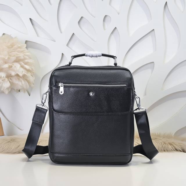 Montblanc - The latest men's handbag messenger bag is made of top-grain cowhide