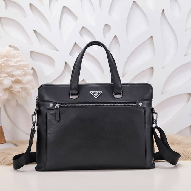 Prada-Prada's latest men's briefcase is made of imported calfskin. The leather i