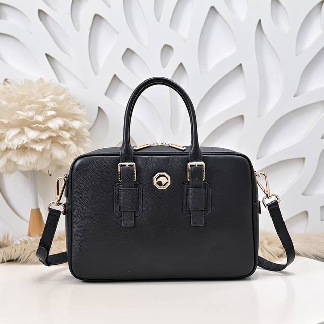 Stefano Ricci-The latest men's briefcase from Stefano Ricci is made of imported