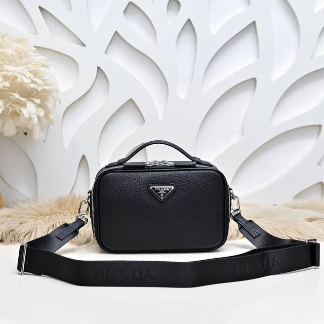 Prada-Prada's latest men's messenger bag is made of imported calfskin leather. I