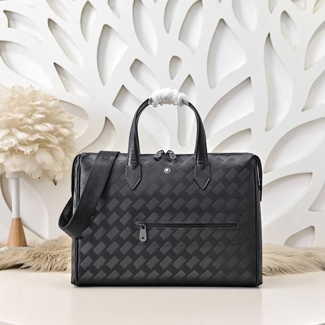 Mont Blanc Mont Blanc - The latest men's handbag is made of top-grain cowhide le