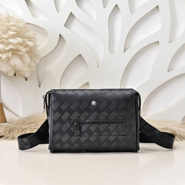 Mont Blanc Mont Blanc-The latest men's messenger bag is made of top-grain cowhid