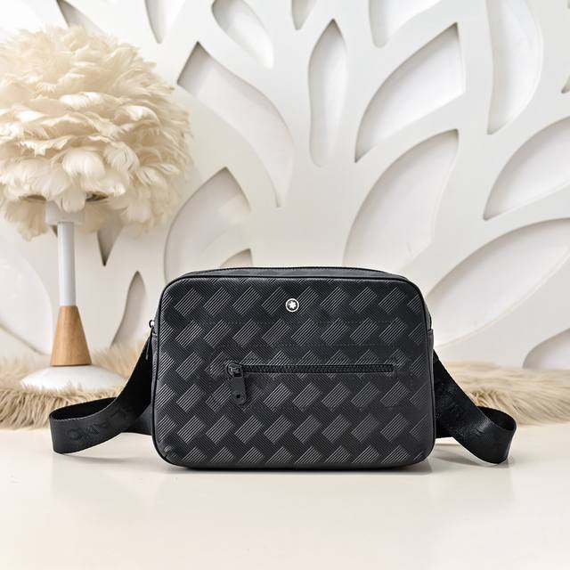 Mont Blanc Mont Blanc - The latest men's messenger bag is made of top-grain cowh