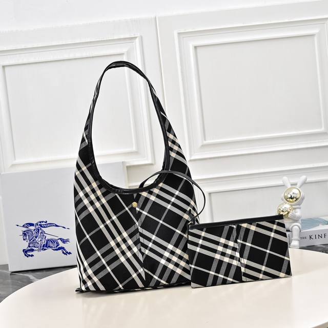B's latest soft and upright shoulder bag, made of cotton twill fabric. Crafted i