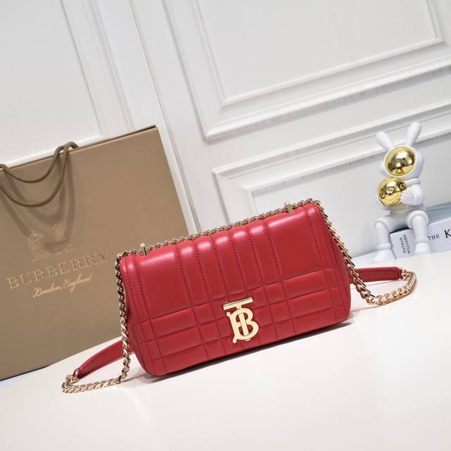 B. Tb Lola bag, made of Italian tanned lambskin, with eye-catching quilted brand
