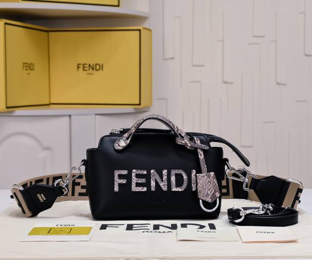Model 8876 Fendi By The Way Boston Tote Bag Made of Italian leather, simple hot