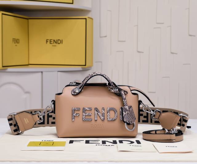 Model 8876 Fendi By The Way Boston Tote Bag Made of Italian leather, simple hot