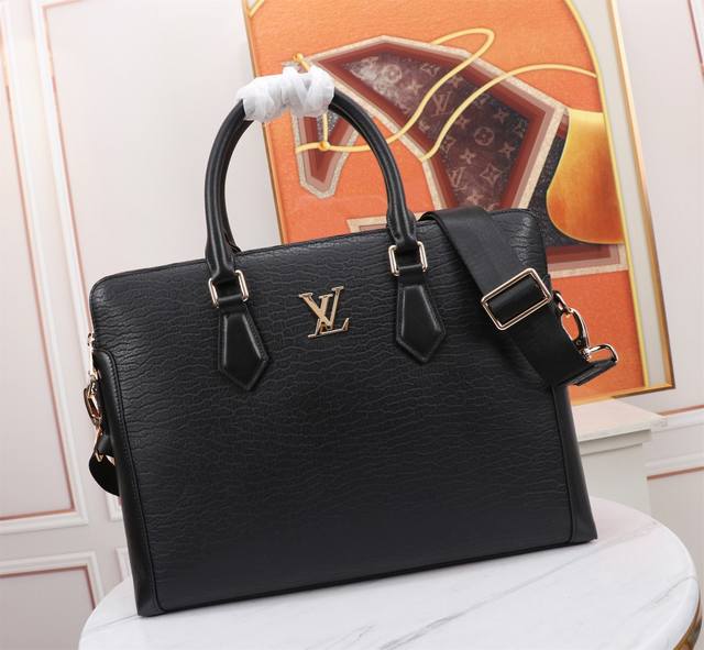 The latest hot-selling Lv double zipper imported first-layer cowhide handbags a