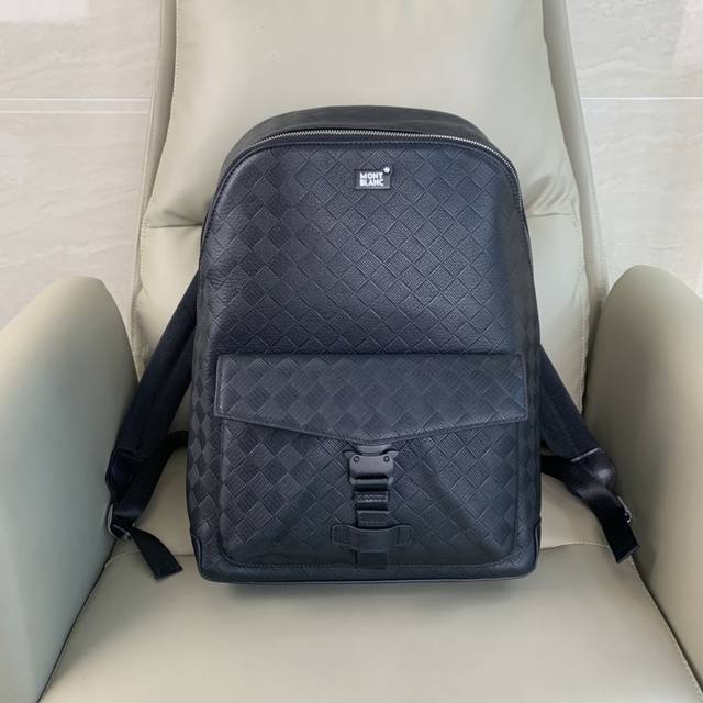 The latest hot-selling Montblanc backpacks from the top counters are shipped in