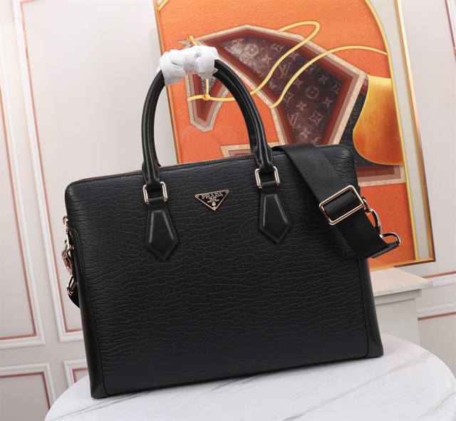 The latest hottest Prada double zipper imported first-layer cowhide handbag bri