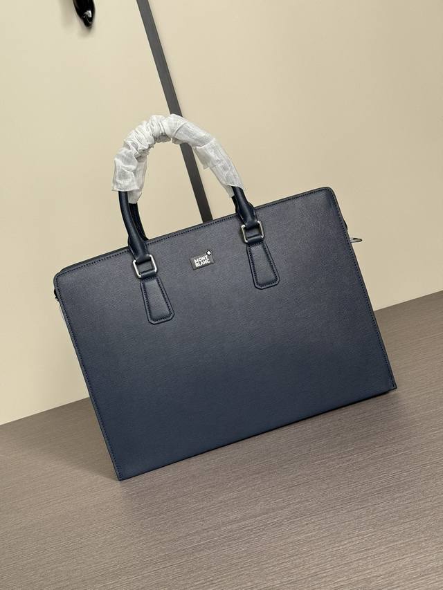 The latest hot-selling Montblanc handbags are shipped in large quantities. We a