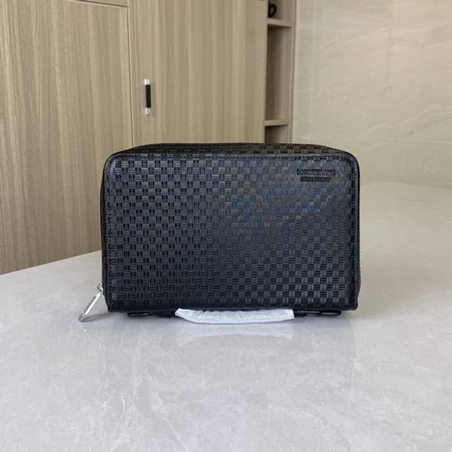 The latest hot-selling Montblanc handbags are shipped in large quantities. We a