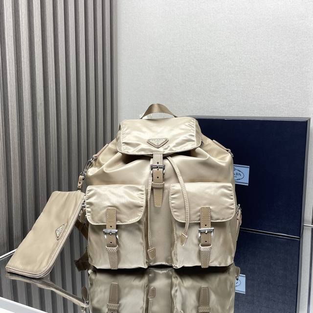 Top original new backpack 1Bz811 New color This nylon backpack is trimmed with