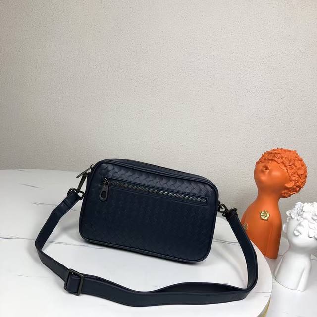 Bv Overseas original quality counter synchronous goods are coming. Top waxed cow