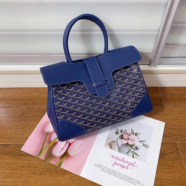Goyar Sagon Tote The Sagon Tote perfectly balances the casualness of a tote with