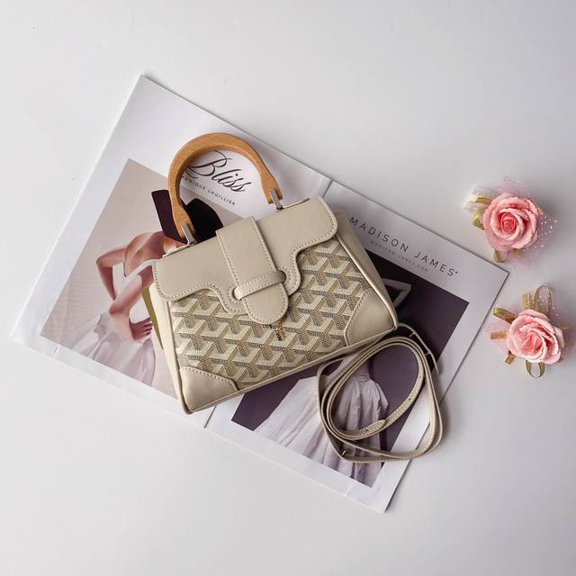 G0Yard Goyard Mini Saigon The Saigon bag symbolizes love, elegance, and refineme