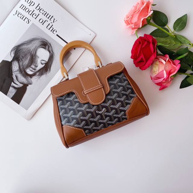 G0Yard Goyard Mini Saigon The Saigon bag symbolizes love, elegance, and refineme