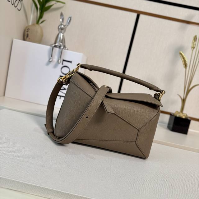 Lw New Version Small Puzzle Edge Handbag in Soft Grained Calfskin The debut hand