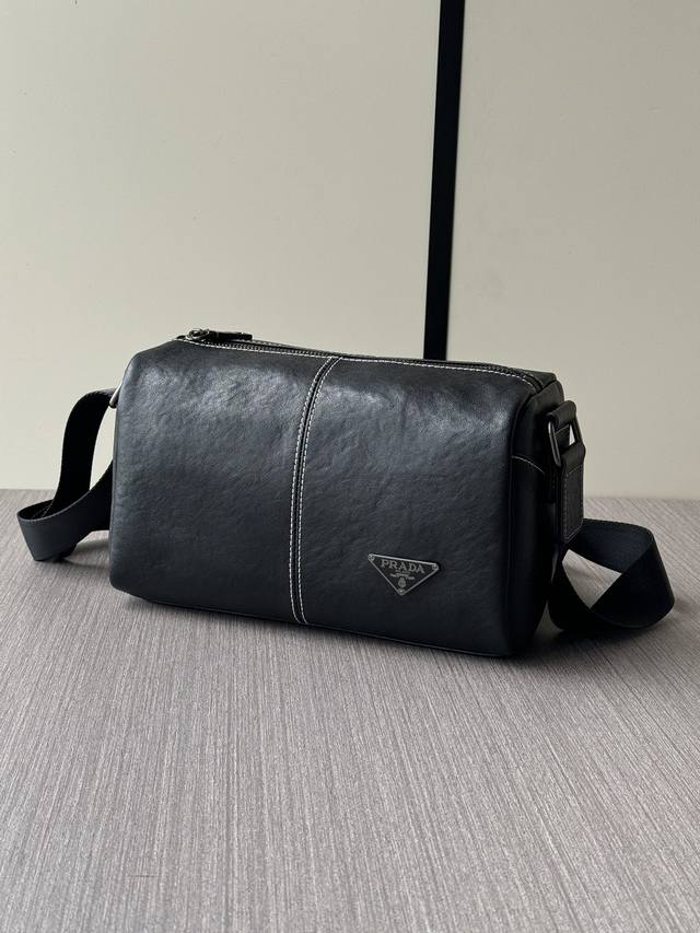 The latest and hottest Prada pillow messenger bag from the top counter mouse hi