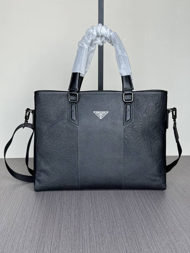 The latest and hottest Prada double zipper handbags from the top counters are s