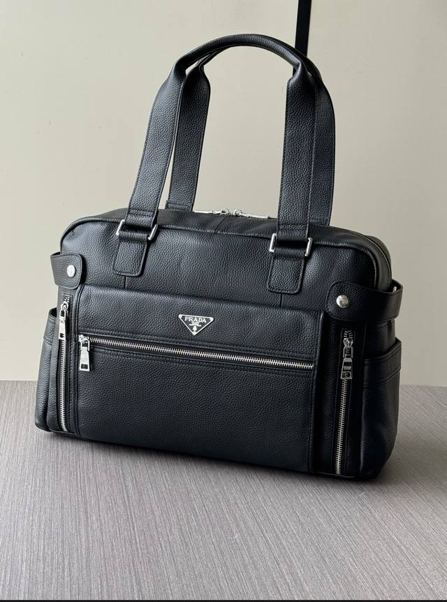 The latest and hottest Prada handbags from the top counters are shipped in larg