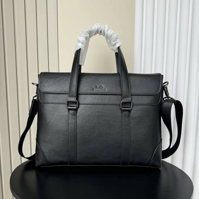 The latest and hottest Hermes handbags from the top counters are shipped in lar