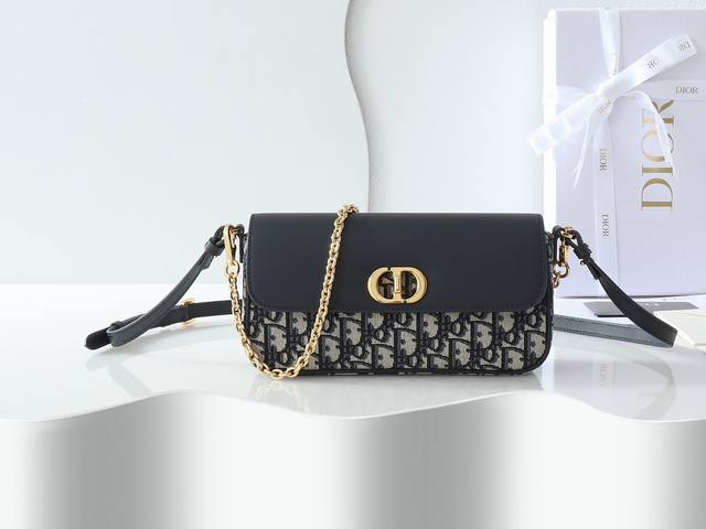 30 Montaigne Avenue East-West Double Strap Mini Chain Handbag This 30 Montaigne