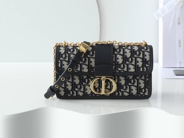 30 Montaigne East-West Chain Handbag Montaigne Gold Buckle Chain Small This East