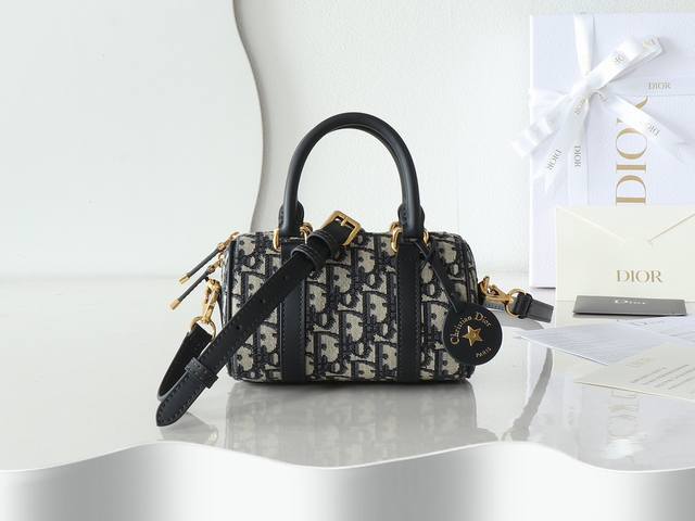 Dior Groove16 Mini Bag Blue Fabric New to the Winter 2024 Ready-to-Wear collecti
