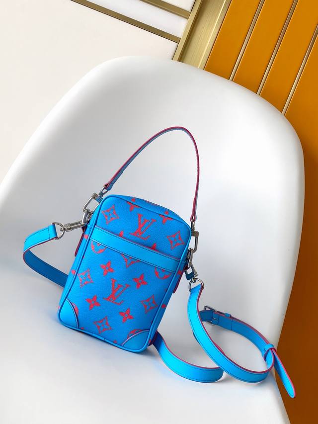 M14685Blue Top Original Dynamic 163 Men's Bag Danube Messenger Bag Introduced in