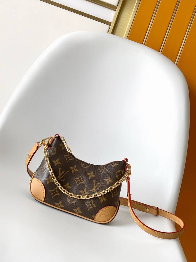Top original single dynamic 163 M25519 Boulogne Mini handbag is made of classic