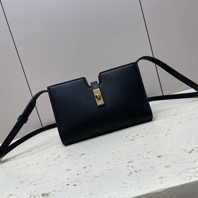 New product online New Mini 16 small shoulder bag 16 series has a new model. Th