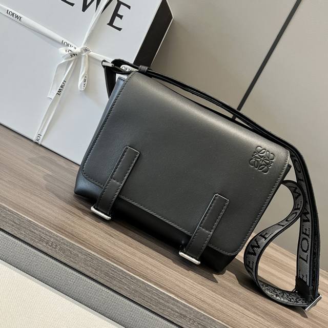 Lo*We2630New soft and smooth cowhide leather and jacquard military messenger bag