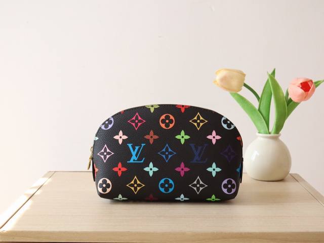 Factory P price top original M13744 tri-color cosmetic bag This Monogram print i