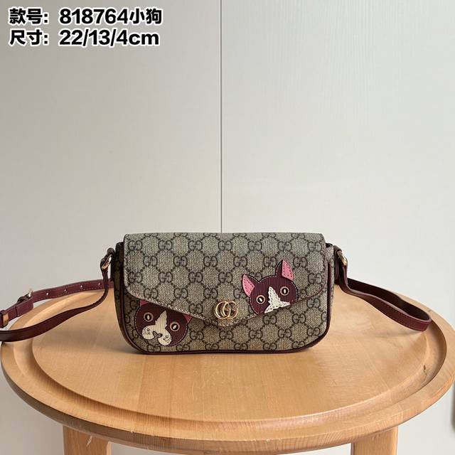 Real shot# Model: 818764 Envelope Bag Size: 13X22X4Cm The envelope bag that has