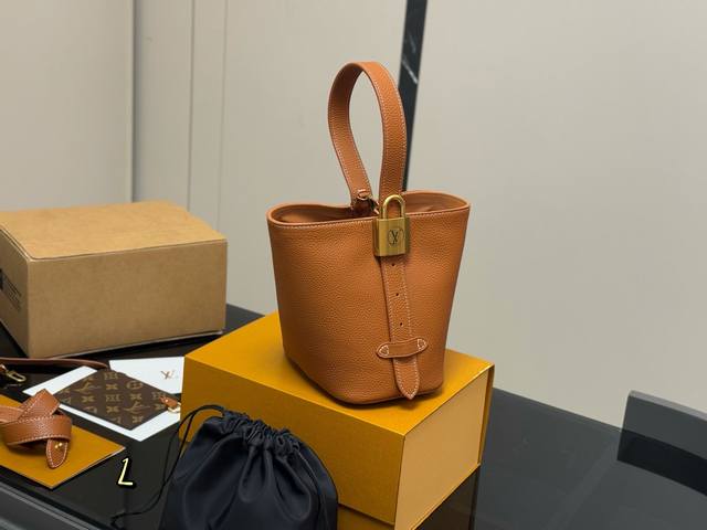 with folding box airplane box Lv second-hand bag Another hotshot is here A bag