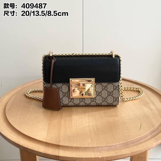 Real shot# Style number: 409487 Size: 20X13.5X8.5Cm Small Gucci Padlock bag A st