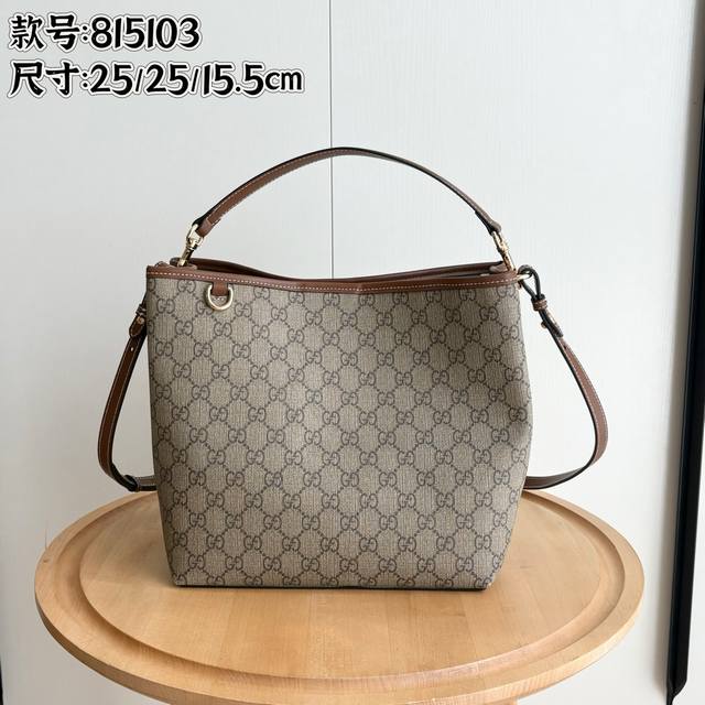 Real shot# Model: 815103. Size: 25L X 25H X 15.5Cm Thick Gg Emblem Shoulder Bag