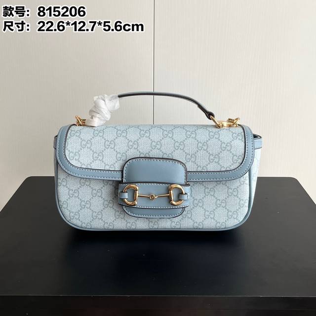 Real shot# Model number: 815206 Size: 22.6X12.7X5.6Cm The new Horsebit1955 serie