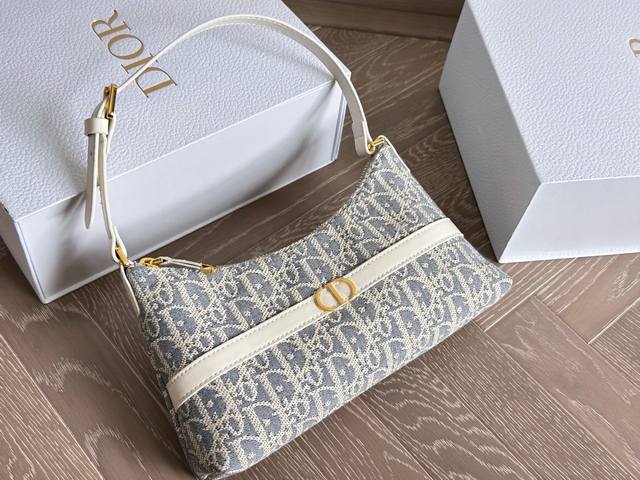 with box New light blue old flower underarm bag This series is very cool, the b