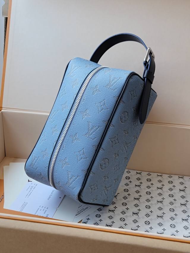 Factory P price M14839 cosmetic bag blue DDD