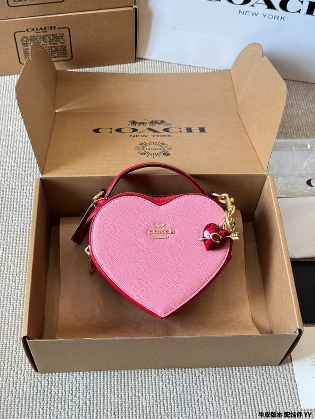cowhide versionCoach Love Heart Bag is hereFemale This is a limited edition of C