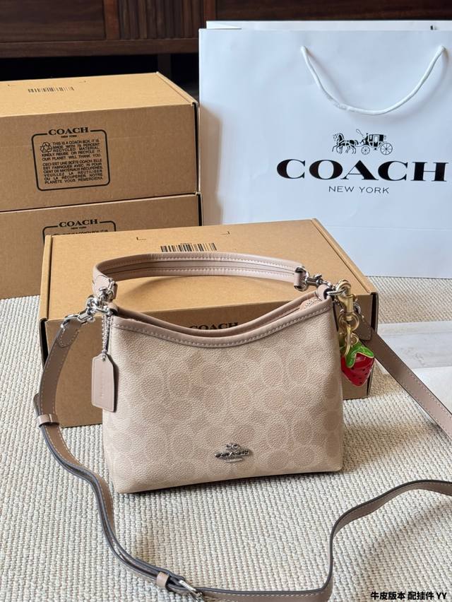 Cowhide version with pendant Coach's new Laurel 19 small wanderer The wanderer