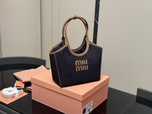 Full set packagingSize: 22*18Cm Miumiu new tote The wind is blowing too strong t