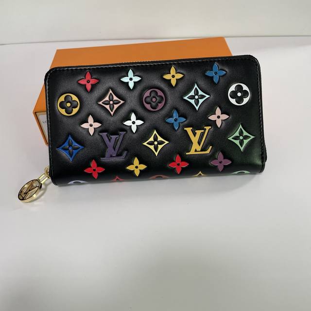 Factory P price top original M14096 This Lv Ski series zipper wallet has a pillo