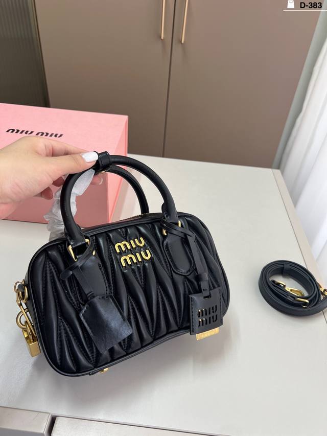 Sheepskin Miu Miu Pleated Bowling Ball has plenty of space even in the Mini vers