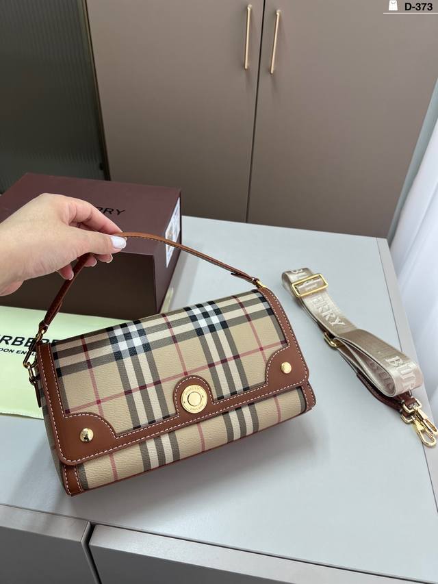 Burberry Baguette Bag Looks great on you! Classic plaid, elegant and classy! Pai